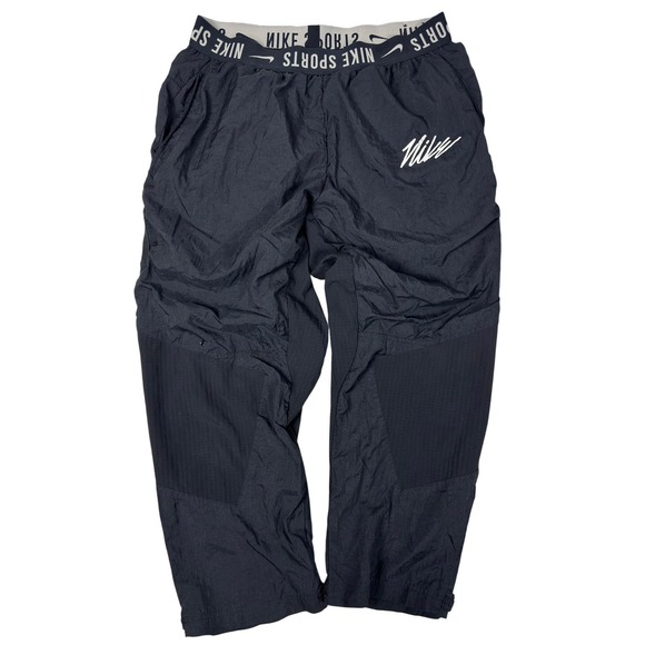 Nike Pants - Nike Sports Utility Cargo Pants Black Womens L Cropped Techwear